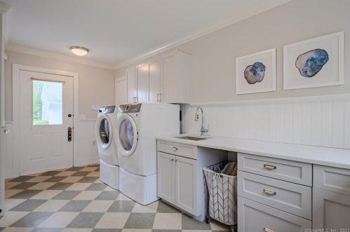 472 Mill Hill Rd, Southport CT  06890-1228 exterior