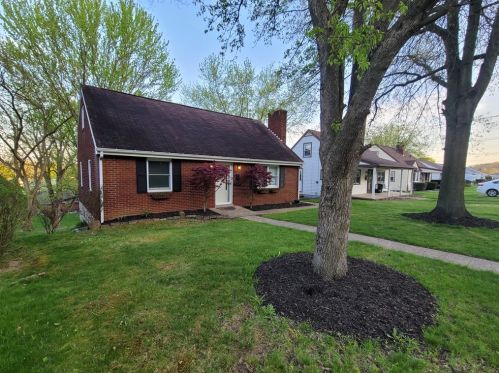 501 Greenridge Rd, New Kensington, PA 15068-5812