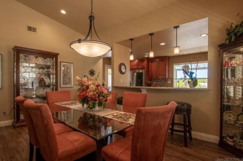 17958 Avenida Alozdra, San Diego CA 92128-1570 exterior