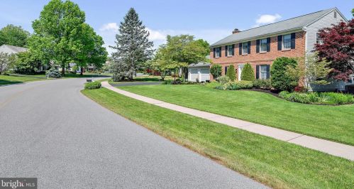 21 Strayer Dr, Carlisle, PA 17013-4403