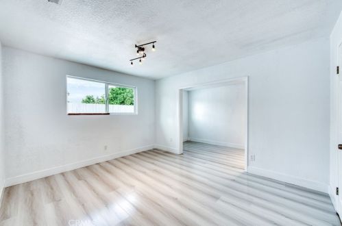 4747 Kaviland Ave, Fresno CA  93725-1716 exterior