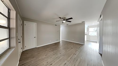 1742 31st St, Saint Petersburg, FL 33712-2542