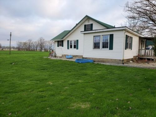 517 Morgan St, Mentone, IN 46539-9292