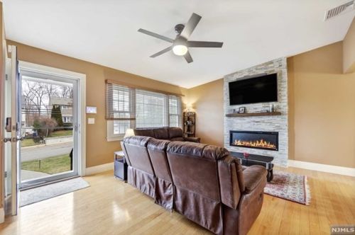 94 Yawpo Ave, Oakland NJ  07436-2718 exterior