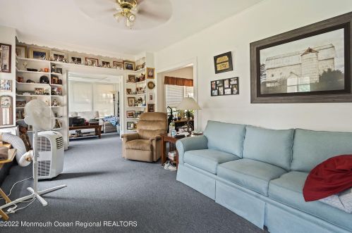 265 Wall St, West Long Branch NJ  07764-1122 exterior
