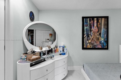 2637 9th Ct, Hialeah FL  33010-1223 exterior