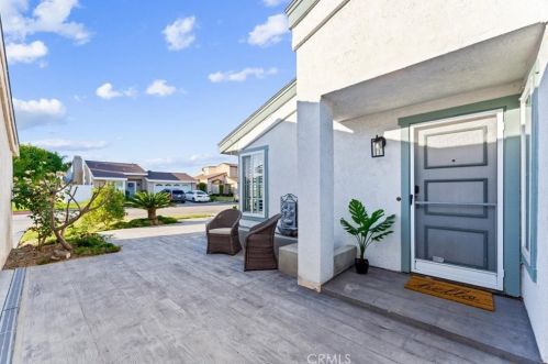 1048 Trinity Ln, Orange, CA 92865-2006