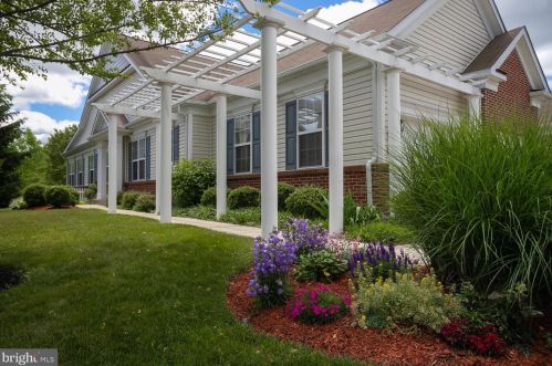 193 Sparrow Dr, Trenton, NJ 08690-2459