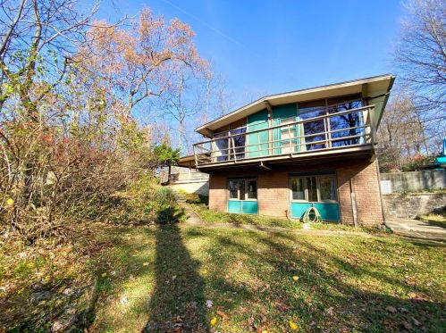 1952 Woodridge Cir, Valpo, IN 46383-6631