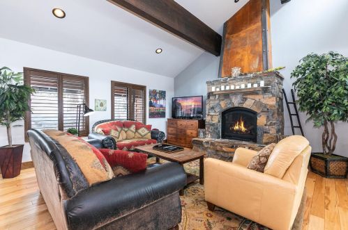 11540 Chalet Rd, Truckee, CA 96161-6779