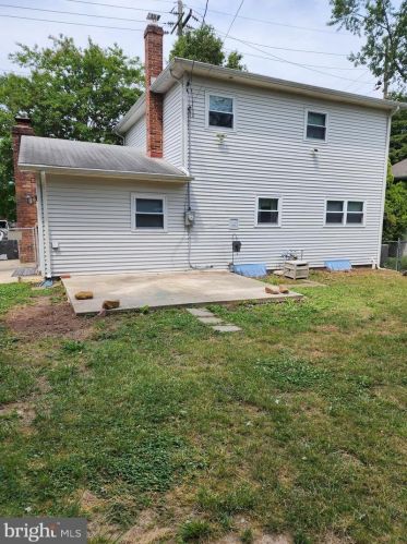 733 Pear St, Dover DE  19904-2928 exterior