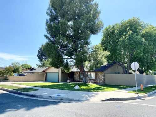 26957 Honby Ave, Santa Clarita, CA 91351-2454