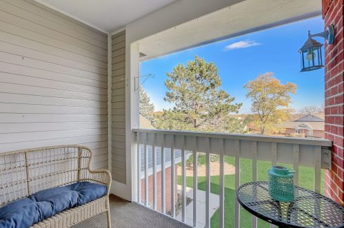 8993 Woodbridge Dr, Greendale WI  53129-1084 exterior