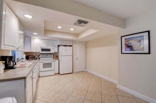 510 Jaeger Dr, Delray Beach, FL 33444-1930