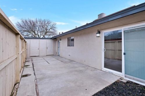 215 Floyd Ave, Modesto CA  95350-2343 exterior