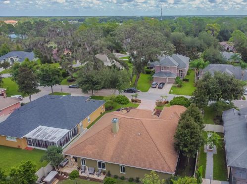 1827 Crooked Oak Ln, Lutz FL  33559-7407 exterior