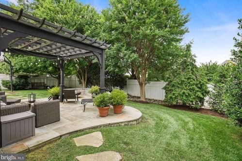 9012 Virginia Ter, Lorton VA  22079-3251 exterior