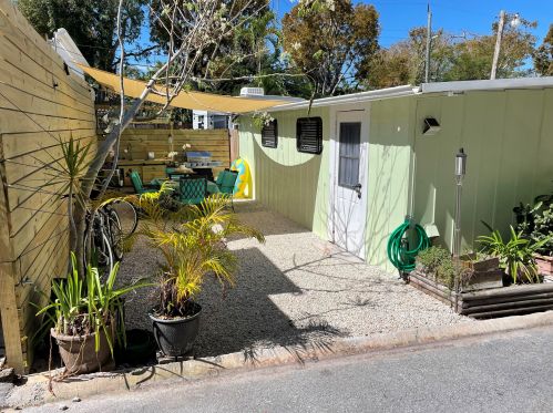 101644 Overseas Hwy, Key Largo, FL 33037-4422