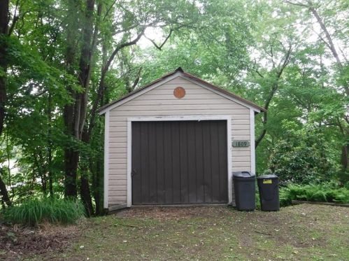 1809 11th St, Beaver Falls, PA 15010-2839