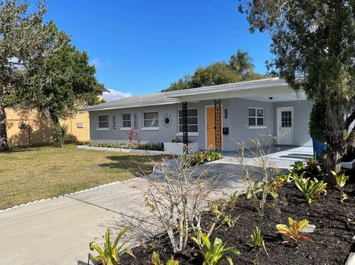 890 4th St, Winter Haven, FL 33881-1416