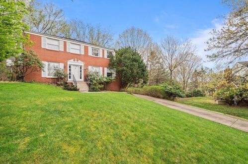 5 Queens Ct, Pittsburgh, PA 15238-1519