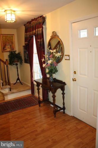 476 Liberty Dr, Yardley, PA 19067-4557
