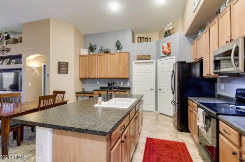 1637 Vineyard Plains Dr, Queen Creek AZ  exterior