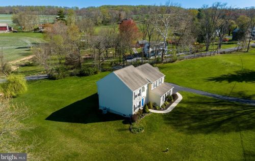 2015 School Rd, Pottstown PA  19465-8849 exterior