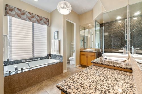 2 King Edward Ct, Rancho Mirage CA  92270-1621 exterior