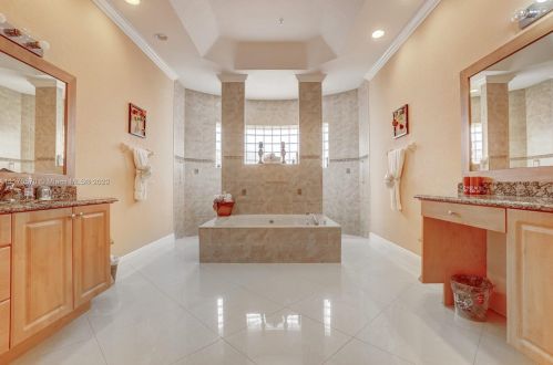 160 Saratoga Ave, Fort Pierce FL  34953-5974 exterior