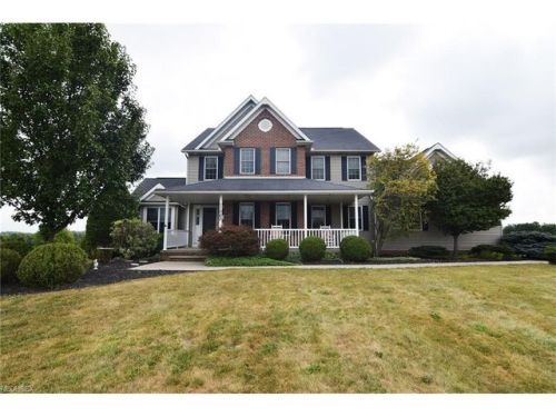 11062 Wolf Ave, Hartville, OH 44632-8624