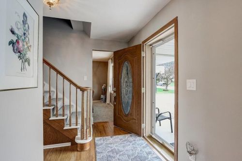 13190 Scarborough Dr, Waukesha WI  53151-6122 exterior