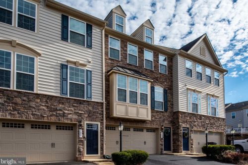 7009 Darbey Knoll Dr, Gainesville VA  20155-3634 exterior