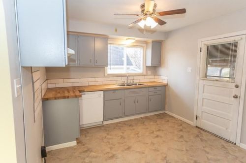 106 11th St, Connellsville PA  15425-2415 exterior