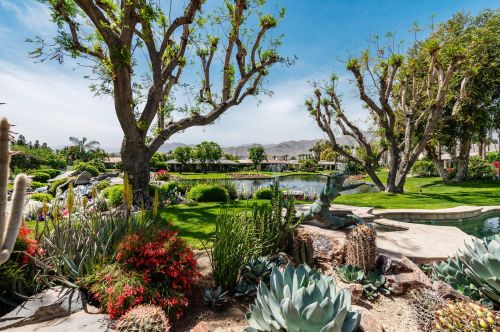 14 Cromwell Ct, Rancho Mirage CA  92270-2584 exterior