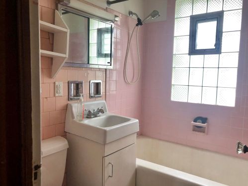 2033 89, Milwaukee WI 53227-4524 exterior