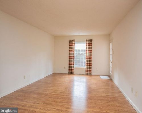 124 Berwick Pl, Lansdale, PA 19446-4930
