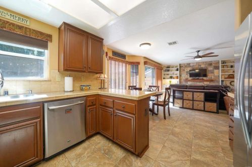 1891 Tavern Ct, Alpine CA  91901-3747 exterior