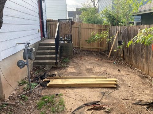 2404 13th St, Austin, TX 78702-1808