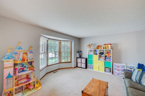 2248 Rosina Dr, Miamisburg, OH 45342-6420