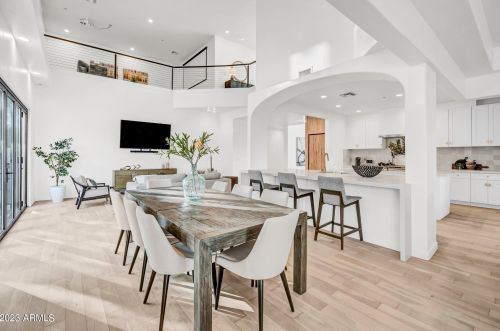 7627 22nd St, Phoenix AZ  85020-4706 exterior