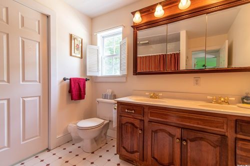 209 Country Rd, Mount Sinai NY  11766-1509 exterior