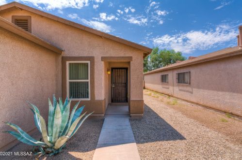 1593 Joyce Lou Dr, Tucson, AZ 85746-3357