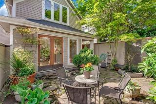 1927 10th Ave, Seattle WA  98119-2821 exterior