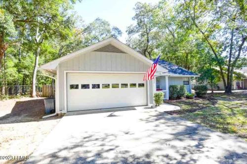 20 Calico Ct, Beaufort SC  29906-8900 exterior
