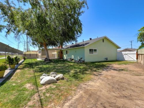 6424 Sherman Way, Buena Park CA  90620-1542 exterior