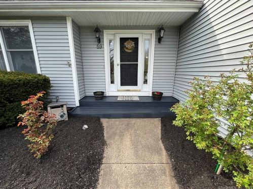 59 Tavern Cir, Middletown CT 06457-1563 exterior