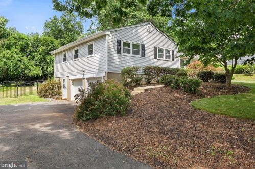 123 Windham Way, East Freehold, NJ 07728-1551