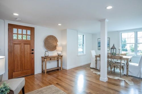 33 Pickering St, Danvers MA  01923-2017 exterior