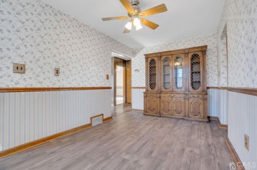 5 Ellwood Rd, East Brunswick NJ  08816-3001 exterior